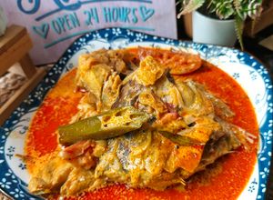 Gambar Kari Kepala Ikan Merah