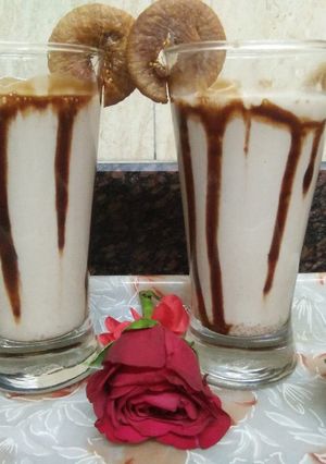 A picture of Anjeer chocolate milkshake.