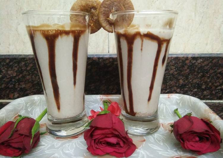 Anjeer chocolate milkshake
