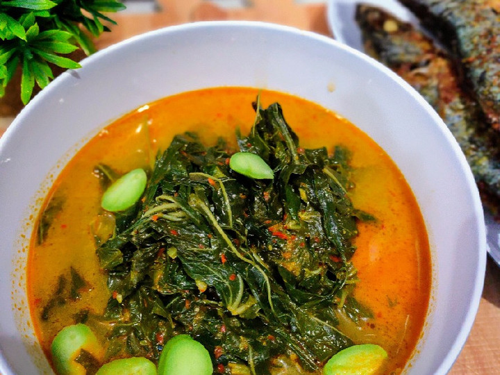 Bagaimana Membuat Gulai daun singkong yang Bikin Ngiler