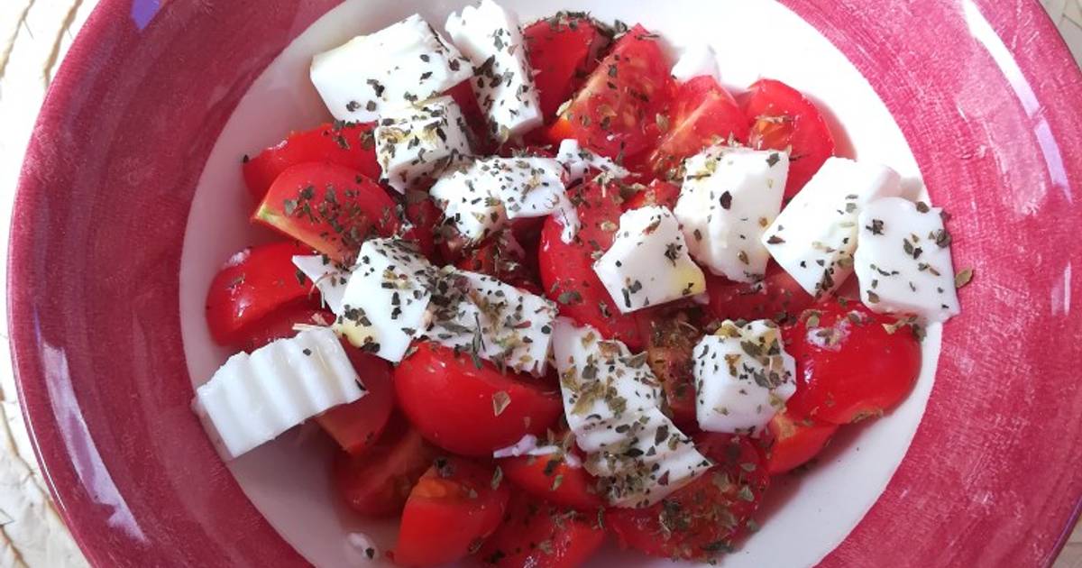 Ensalada De Tomates Cherry Y Queso Fresco Receta De Claudiaprieto Cookpad