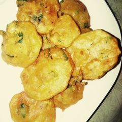 A picture of Crispy Potato Pakodra#Ramadan5Weeoschallenge.