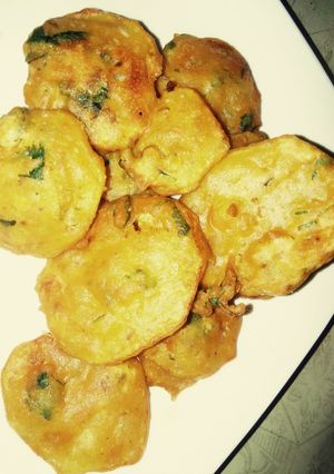 A picture of Crispy Potato Pakodra#Ramadan5Weeoschallenge.