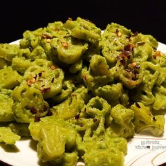 A picture of Basil pesto pasta.