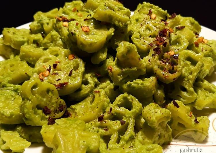 Basil pesto pasta