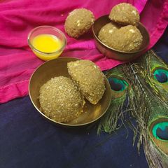 A picture of Churma laddoo.