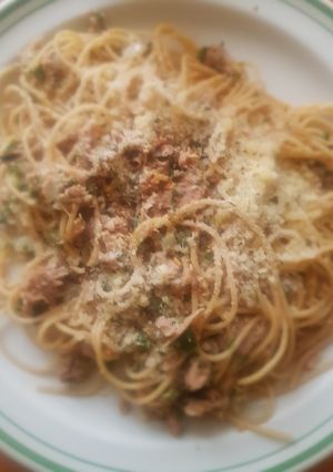 Una foto de Spaghetti con atún