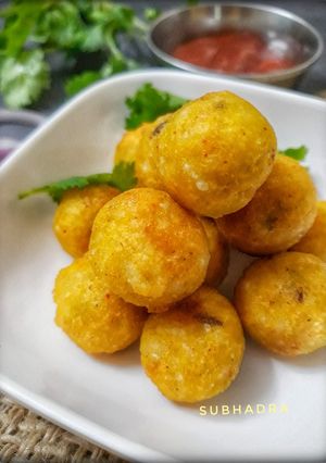A picture of Rice paneer pops.