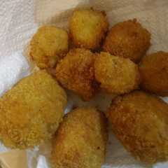 A picture of Finger bites korokke kornet (kroket kentang kornet).