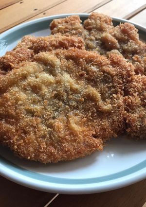 A picture of German pork schnitzel.