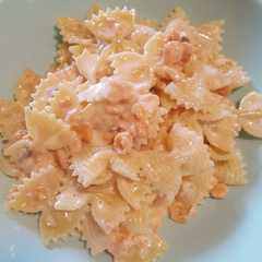 A picture of Farfalline al salmone.