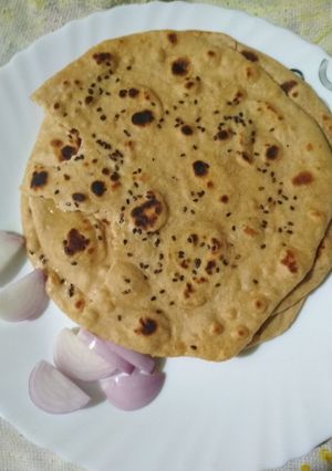 A picture of Sattu ke kulcha.