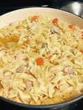 Sopa de repolho com massa e frango