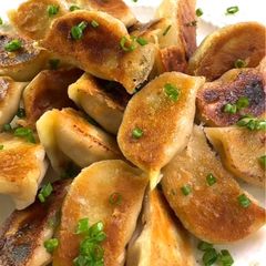 A picture of Fried Dumplings (煎饺）.