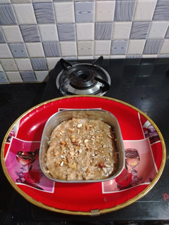 * நட்ஸ், ஆட்டா பர்ஃபி*(atta burfi recipe in tamil) செய்முறை முக்கிய புகைப்படம்