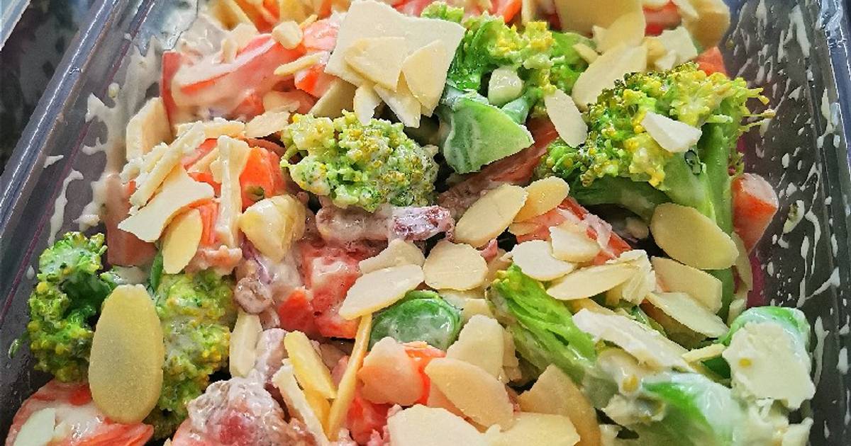 Resep Smoked Beef Almond Keto Salad oleh RM_cooks Cookpad