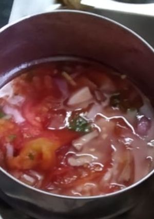 A picture of Onion tomato chutney.
