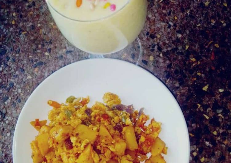 Recipe of Super Quick Homemade Egg fried potatoes with sweet potato smoothie