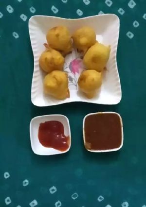 બટાકા વડા (Bataka Vada Recipe In Gujarati) રેસીપી મુખ્ય ફોટો
