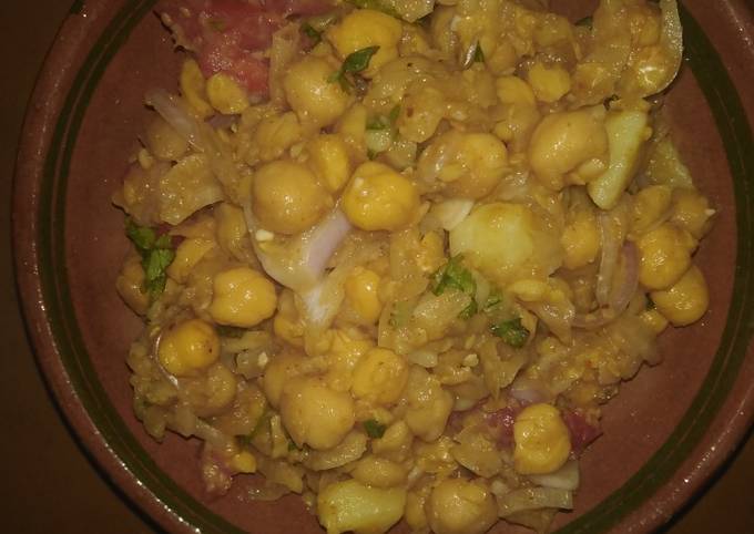 Easiest Way to Make Homemade Tradional cholay. (chick pea)