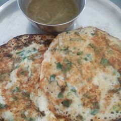 A picture of Spinach urad daal chilla.