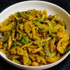 A picture of Spiny gourd (kantola) curry.