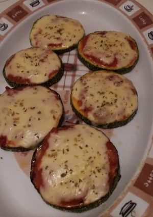 Una foto de Pizzetas de zapallo italiano (zuchinni)
