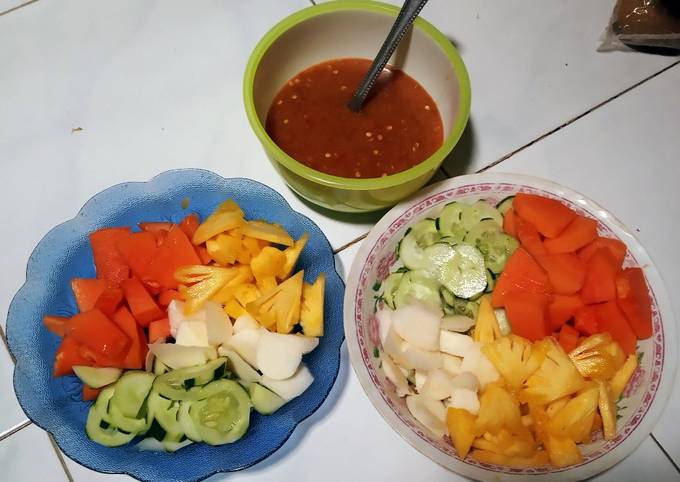 Cara Gampang mengolah Rujak Buah Manis Pedas Anti Gagal