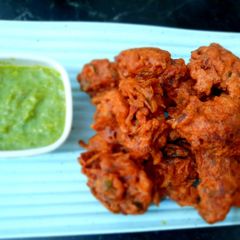 A picture of Beetroot and onion fritters.