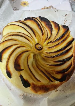 A picture of Apple Custard Chicago Pizza.
