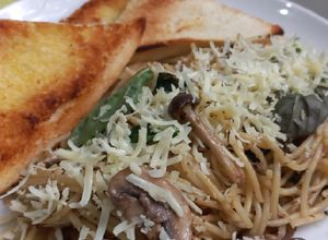 Foto resep Spaghetti Oglio Olio with Mushroom and Basil