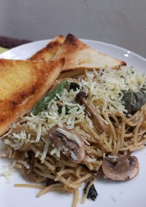 Foto resep Spaghetti Oglio Olio with Mushroom and Basil