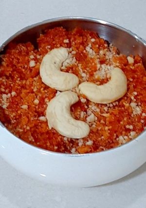 ગાજર નો હલવો (Gajar Halwa Recipe In Gujarati) રેસીપી મુખ્ય ફોટો