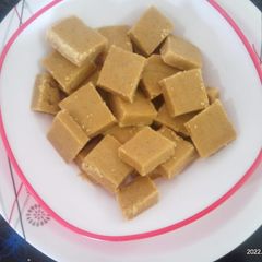 Gujarati traditional sweet bud papdi (sukhdi) A picture of Gujarati traditional sweet bud papdi (sukhdi).
