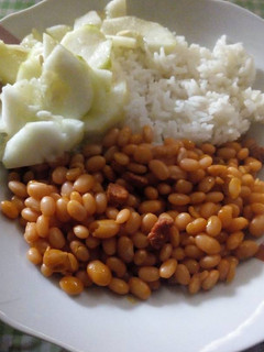 Una foto de Frijoles con tocino