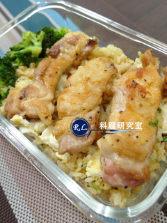 【一鍋到底】親子炒飯便當 的食譜成品照片