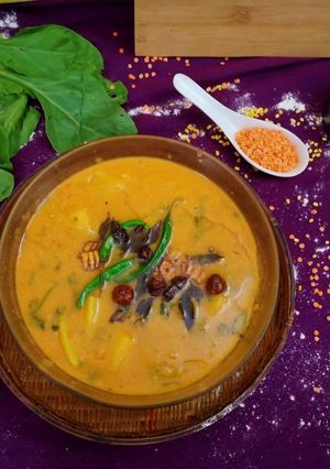 A picture of Daal palak.