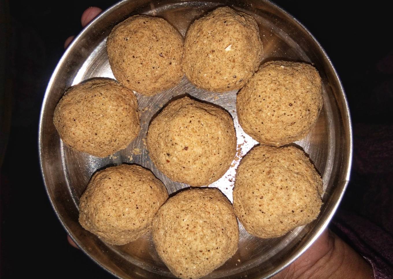 Healthy oats-jaggery laddoos