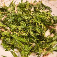 A picture of Lebanese fresh Zaatar (thyme leaves) and sumac salad -perfect for bbq.