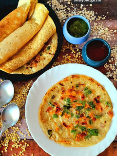 A picture of Veggies Oats And Moong dal Cheela.