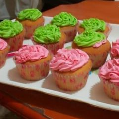 A picture of Vanilla cupcakes.
