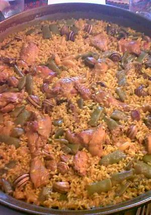 Una foto de Paella valenciana