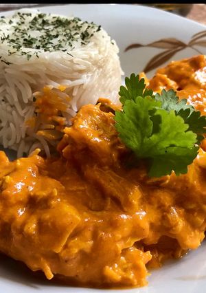 Una foto de Mi versión de Pollo tikka masala con arroz basmati