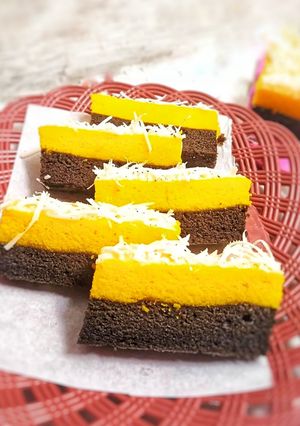 Foto resep 264. Bolu Coklat Lapis Topping Double Cheese