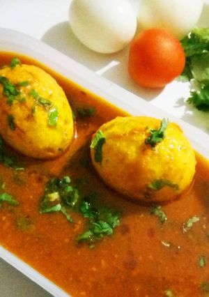 A picture of Egg curry.