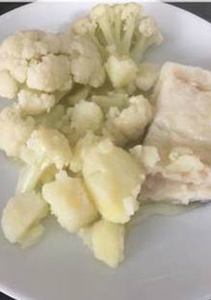 Una foto de Bacalao con coliflor
