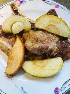 A picture of Baked Apple 🍎 Juice Glazed Pork Chops.