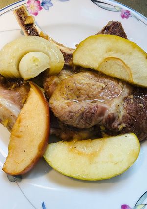 A picture of Baked Apple 🍎 Juice Glazed Pork Chops.