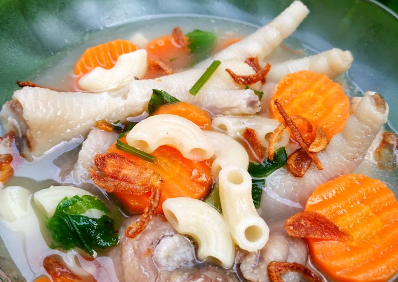 Sop Kepala Ceker Makaroni