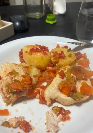 Una foto de Pollo a la cacerola con verduras
